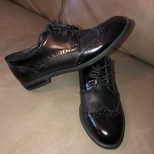 Women’s Marc Fisher Black Oxfords (Size 7.5)